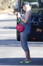 Pregnant LALA KENT at a Pressed Juice in Los Angeles 01/15/2021