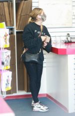 SARAH MICHELLE GELLAR at a USPS Store in Santa Monica 01/25/2021