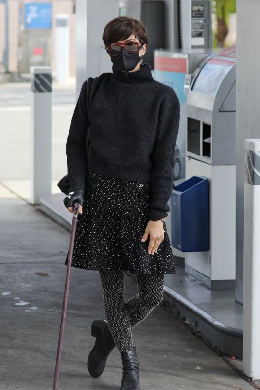 SELMA BLAIR ay a Gas Station in Los Angeles 01/07/2021