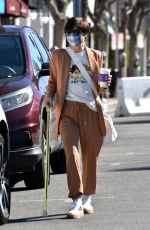 SELMA BLAIR Leaves Coffee Bean & Tea in Studio City 01/26/2021