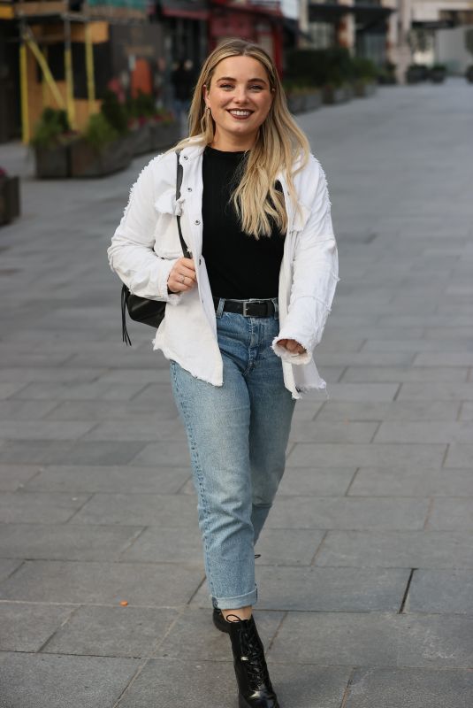 SIAN WELBY Arrives at Capital Radio in London 01/07/2021