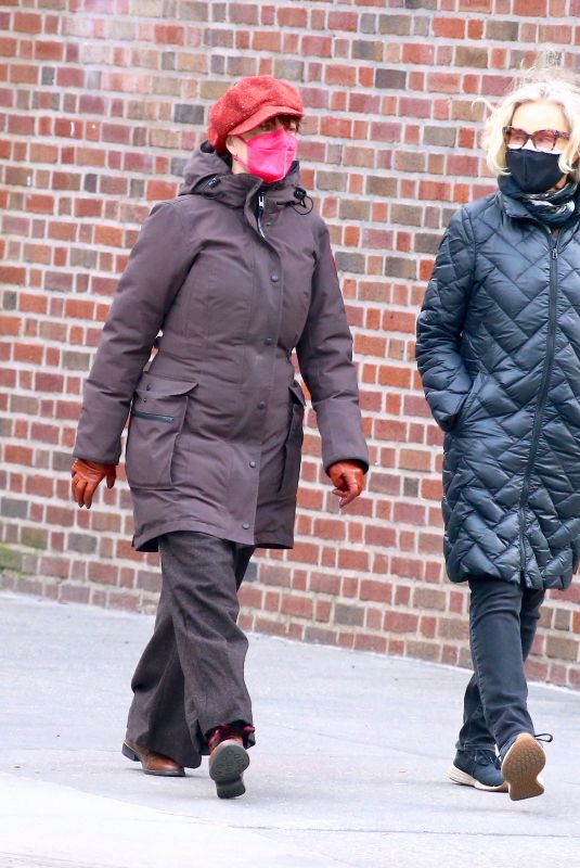 SUSAN SARANDON and JESSICA LANGE Out in New York 01/22/2021