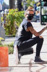 TINA LOUISE Helps Paints Her Second Vegan Restaurant in Sherman Oaks 01/30/2021