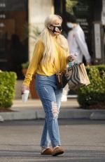 TORI SPELLING Out to Starbucks in Calabasas 01/03/2021