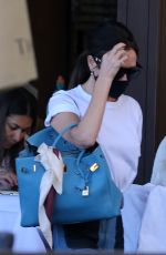 VICTORIA BECKHAM Out for Lunch in Miami 01/09/2021