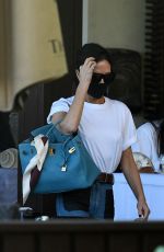 VICTORIA BECKHAM Out for Lunch in Miami 01/09/2021