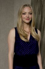 AMANDA SEYFRIED at Jennifer