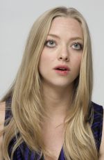 AMANDA SEYFRIED at Jennifer