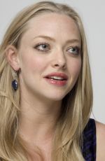 AMANDA SEYFRIED at Jennifer