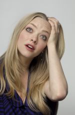 AMANDA SEYFRIED at Jennifer
