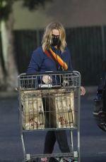 AMY POEHLER Shopping at Bristol Farms in Beverly Hills 02/11/2021