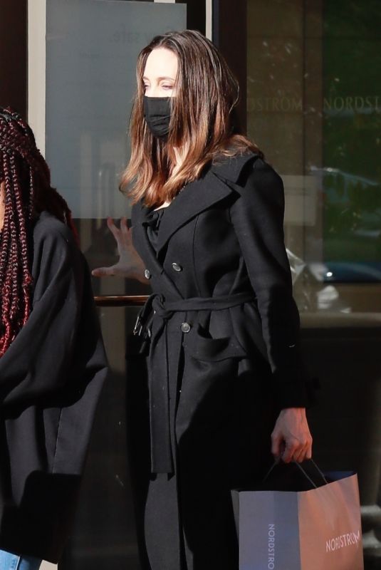 ANGELINA JOLIE Out and About in Thousand Oaks 02/06/2021