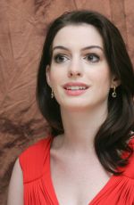 ANNE HATHAWAY at Becoming Jane Press Conference 07/11/2007