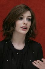 ANNE HATHAWAY at Get Smart Press Conference 05/31/2008