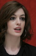 ANNE HATHAWAY at Get Smart Press Conference 05/31/2008