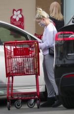 ARILE WINTER Shopping at Trader Joe