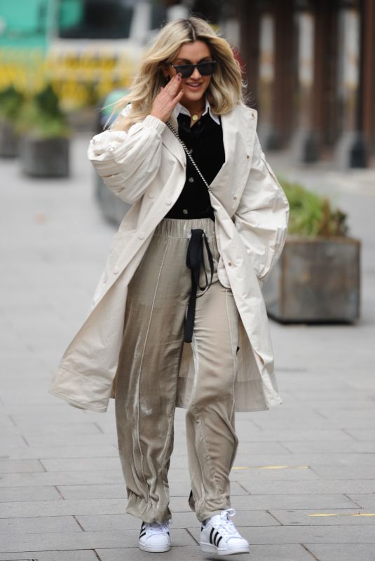 ASHLEY ROBERTS Leaves Heart FM in London 02/11/2021