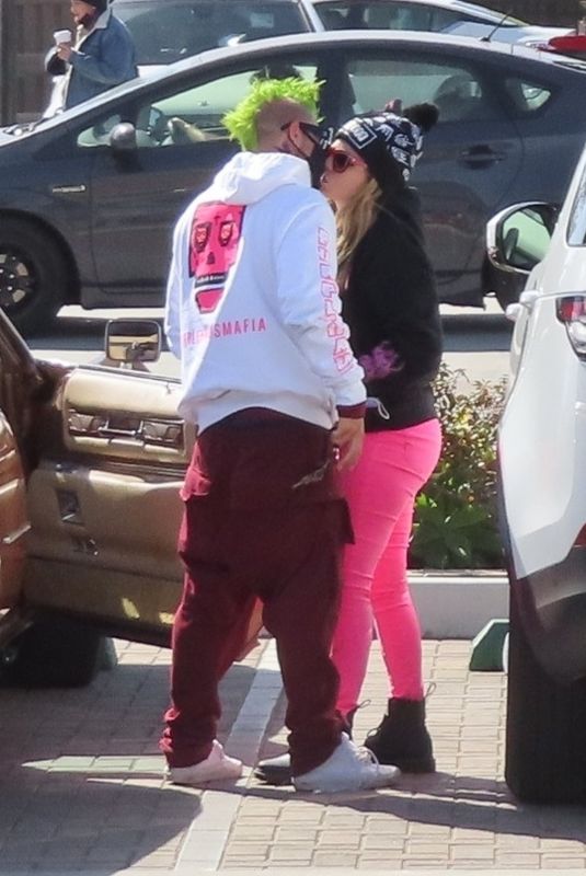 AVRIL LAVIGNE and Mod Sun Out Kissing on Valentine