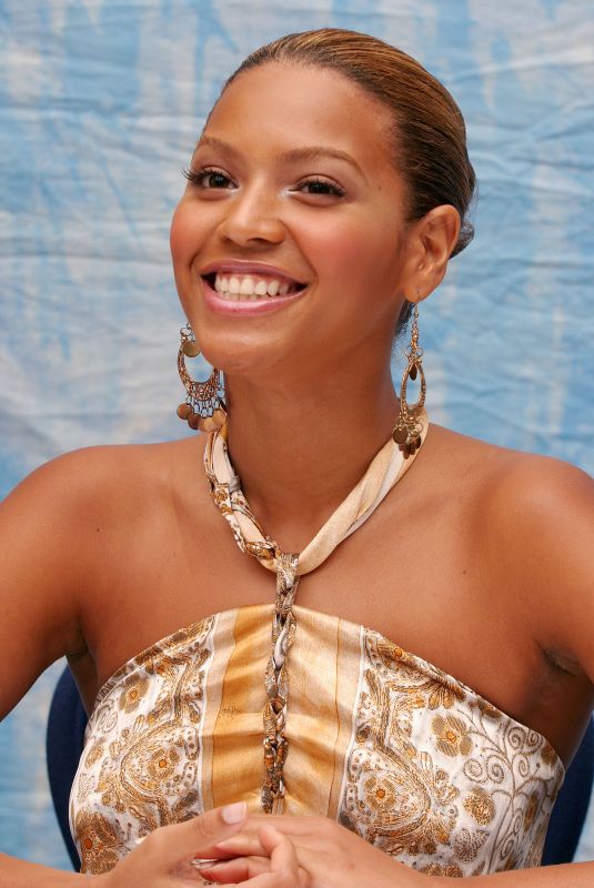 BEYONCE at The Fighting Temptations Press Conference 08/25/2003
