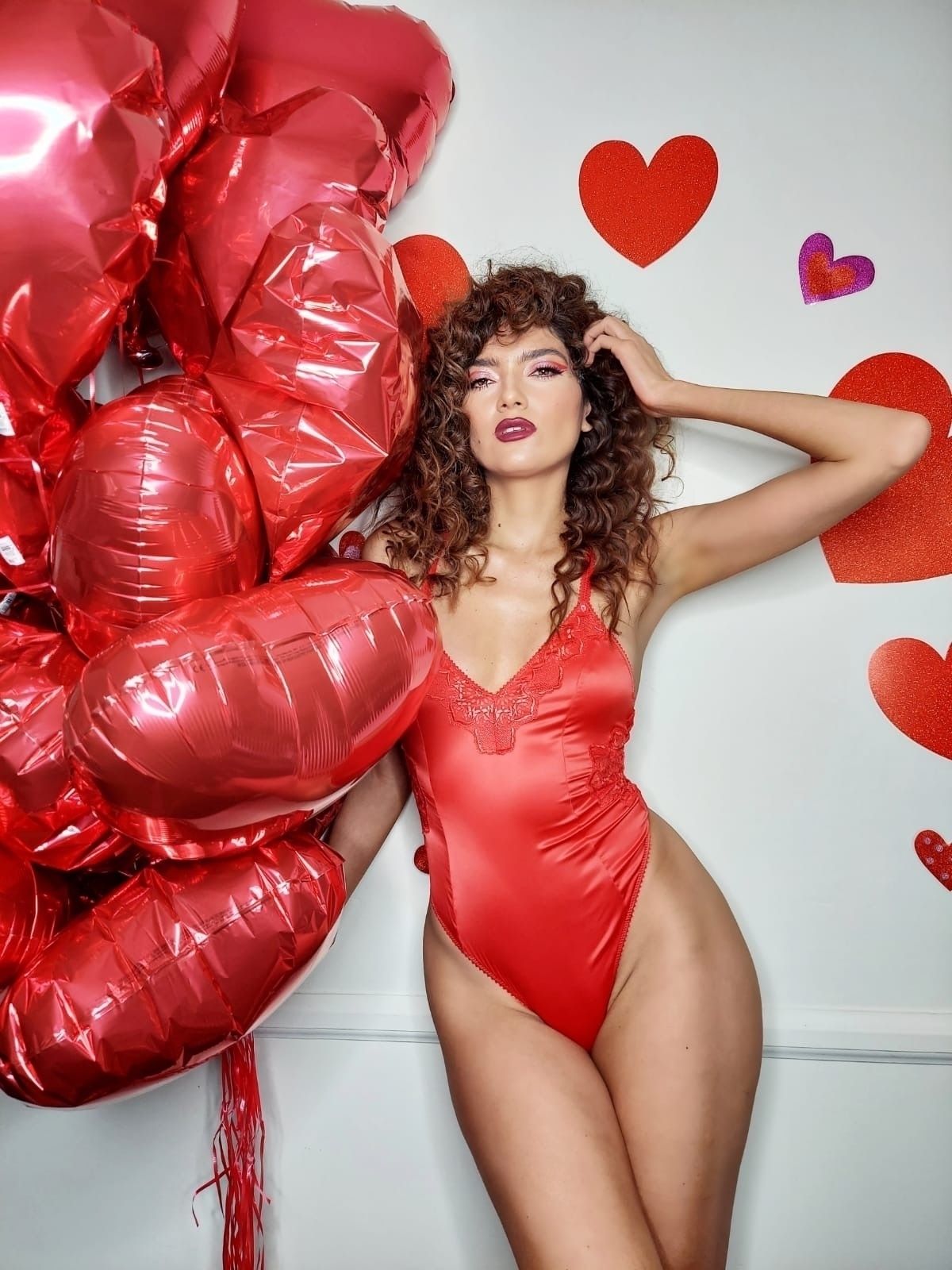 Celebrate Valentine's Week in Style: 8th February Gallery of Sultry Seduction