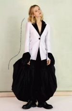 CAREY MULLIGAN in Harper