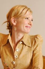 CATE BLANCHETT at The Aviator Press Conference 11/20/2004