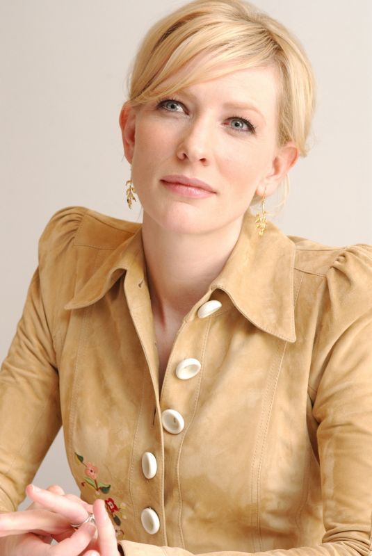 CATE BLANCHETT at The Aviator Press Conference 11/20/2004