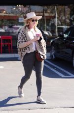 CATHERINE SUTHERLAND Out for Smoothie at Joi Cafe in Westlake Village 02/08/2021