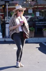 CATHERINE SUTHERLAND Out for Smoothie at Joi Cafe in Westlake Village 02/08/2021