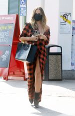 CHRISSY TEIGEN Shopping at Bristol Farms in Beverly Hills 02/07/2021