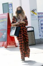 CHRISSY TEIGEN Shopping at Bristol Farms in Beverly Hills 02/07/2021
