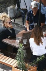 CINDY CRAWFORD nad KAIA and Rande GERBER Celebrates Cindy
