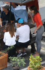 CINDY CRAWFORD nad KAIA and Rande GERBER Celebrates Cindy