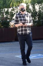 ELLEN DEGENERES Shopping for High End Fine Art at Luca in Montecito 02/05/2021