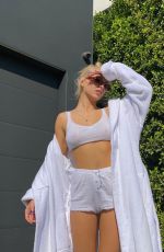 EMMA CHAMBERLAIN - Instagram Photos 02/21/2021