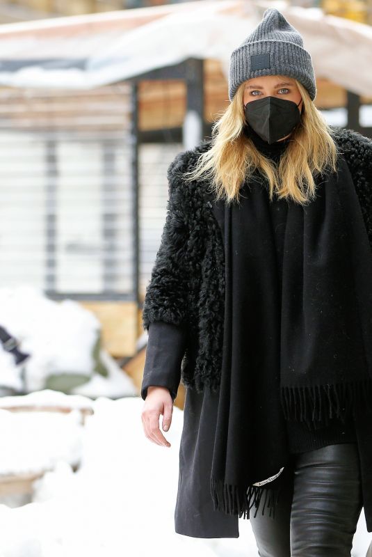 GEORGINA BURKE Out for Breakfast in New York 02/03/2021