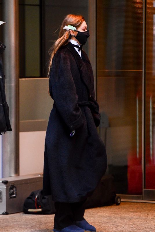 GIGI HADID Heading to a Ralph Lauren Photohoot in New York 01/31/2021