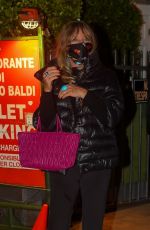 GOLDIE HAWN and Kurt Russell Celebrate 38 Years Together in Santa Monica 02/16/2021