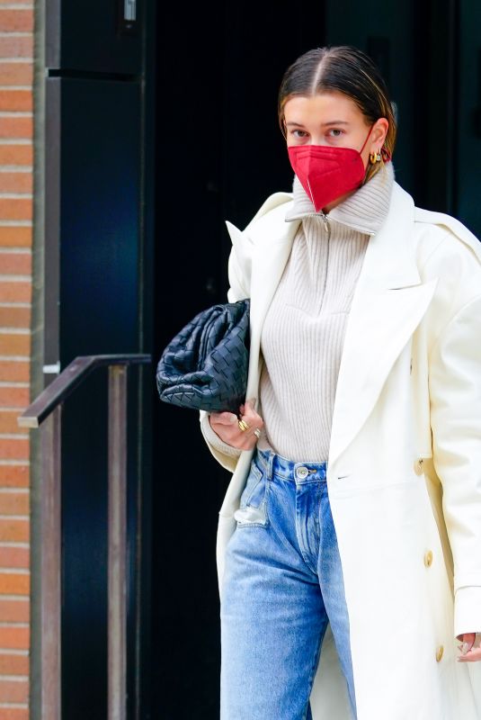 HAILEY BIEBER Leaves Her Apartment in New York 02/22/2021