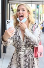 HEIDI MONTAG Shopping at LePerla on Rodeo Drive in Beverly Hills 02/13/2021