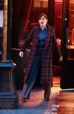 JENNIFER GARNER Acts a Scene from The Adam Project in Vancouver 02/224/2021