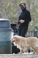 JENNIFER GARNER Out with Her Dogs in Pacific Palisades 01/30/2021
