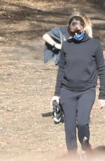 JENNIFER GARNER Out with Her Dogs in Pacific Palisades 01/30/2021