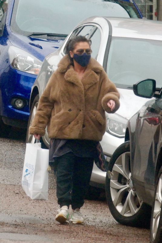 JESSIE WALLACE Out and About in London 02/16/2021