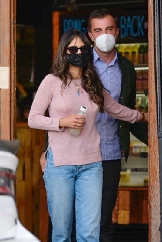 JORDANA BREWSTER Leaves Kreation in Brentwood 02/01/2021