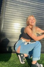 KATIE SIGMOND - Instagram Photos 02/09/2021