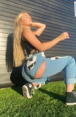 KATIE SIGMOND - Instagram Photos 02/09/2021