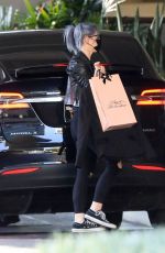 KELLY OSBOURNE Shopping at Agent Provocateur in West Hollywood 02/13/2021