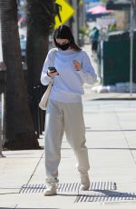 KENDALL JENNER Leaves a Doctor