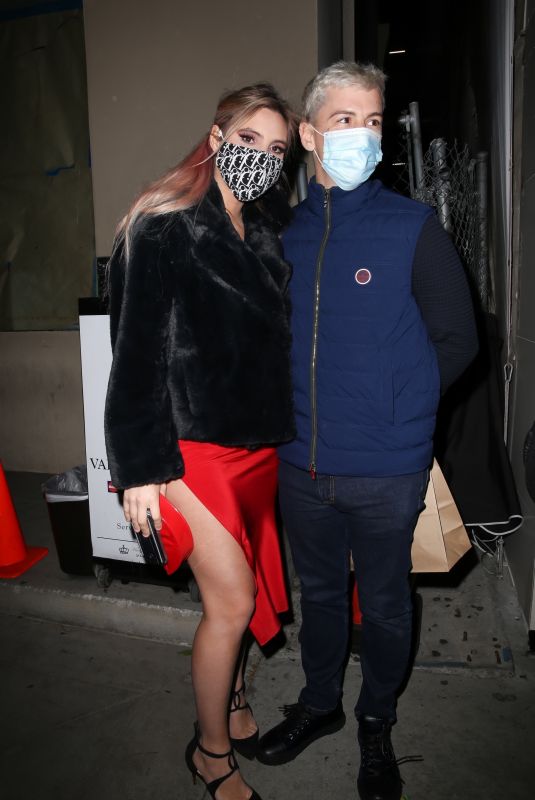 LELE PONS Out on valentine